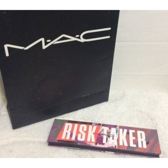 MAC Risk Taker Eyeshadow and Highlighter palette - Picture 5 of 10